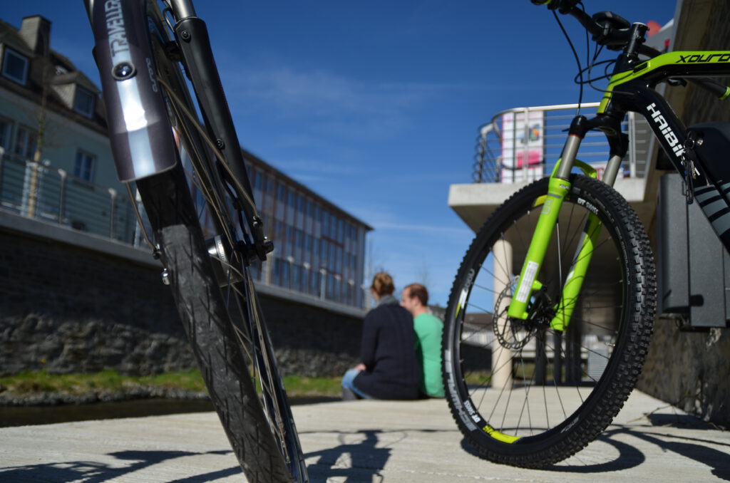 Fahrräder an der Ruhr