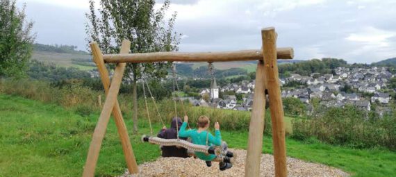 Schaukel am Schaukelweg Ostwig