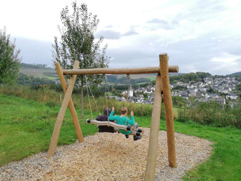 Schaukel am Schaukelweg Ostwig