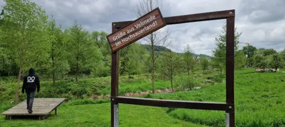 Landschaftsrahmen und Aussichtsplattform an der Ruhr in Bestwig-Velmede